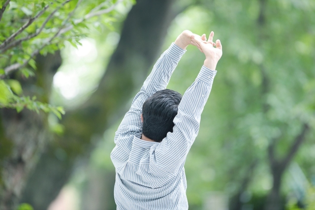 【手足がしびれる…】頚椎症の予防方法と、治療について