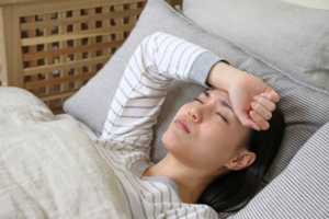 睡眠障害がつらい…病院は何科？眠れない・昼間でも眠いときの治療法は？