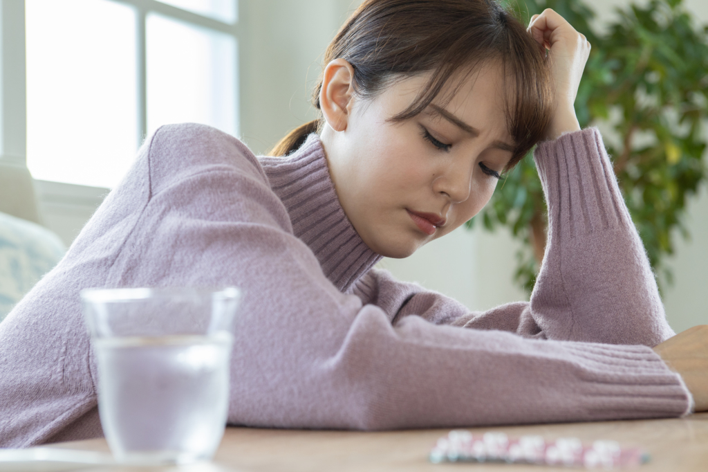 なぜ？頭が重い…気持ち悪い原因。どう対処する？病院は何科？