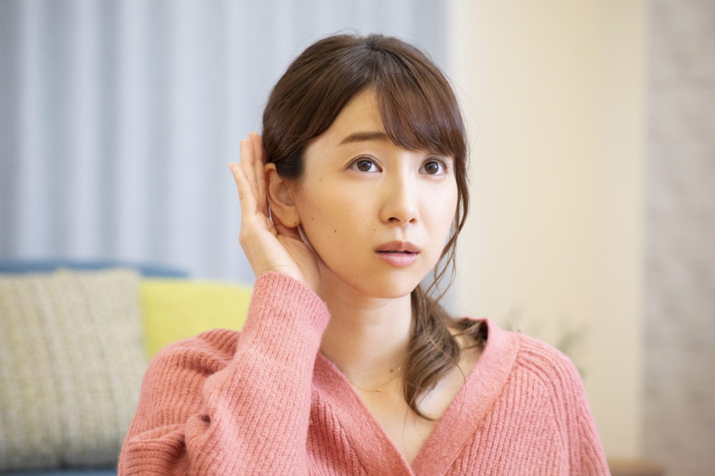 なぜ？耳から心臓の音が聞こえる…原因はストレス？病気？医師監修