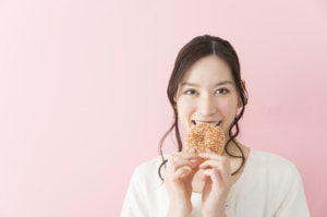 食べても太らない人はこうしてた！食べ方・食べる順番・時間・回数のポイントも