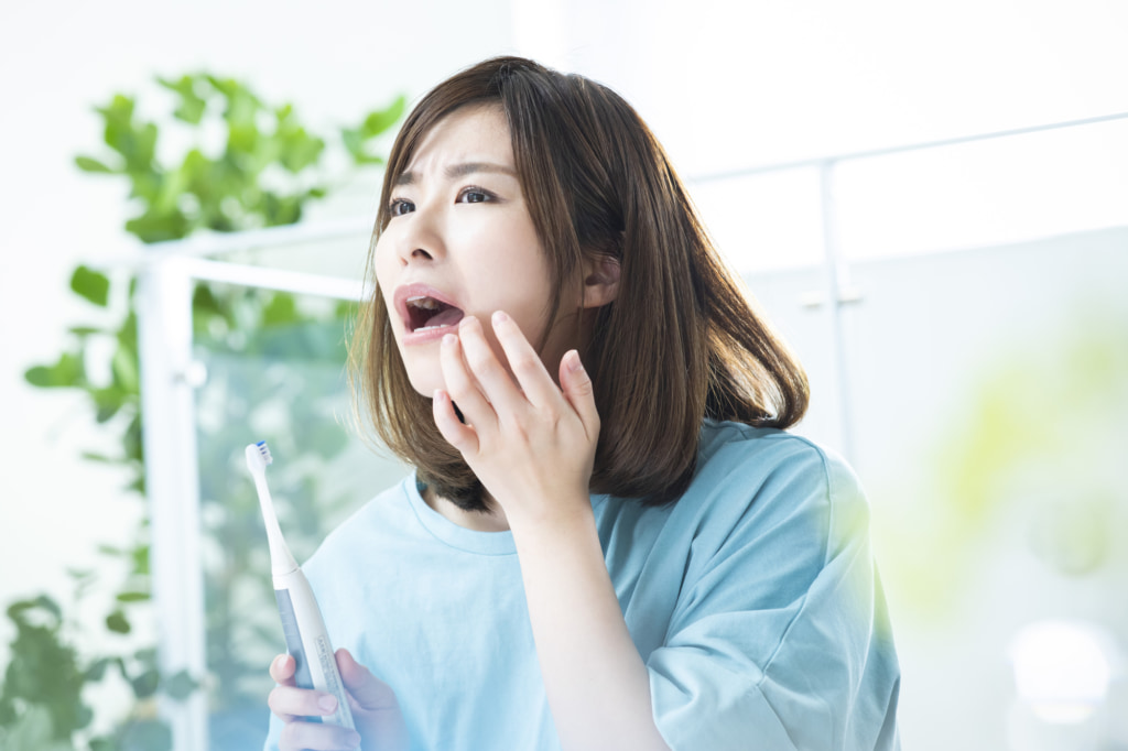 歯磨きをすると毎回出血するけど大丈夫？病気や薬、ストレスのせい？