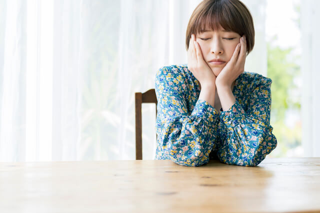 なぜ？夏になると死にたくなる…原因は「夏季うつ」かも。症状チェックリストや治し方も