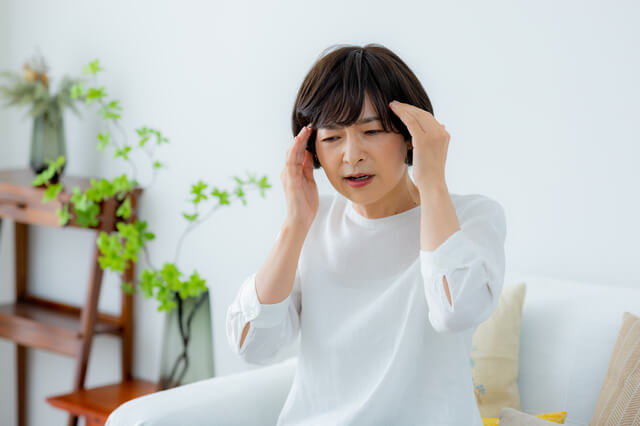 【更年期障害を徹底解説】どんな症状？何歳から始まる？乗り切る方法は？